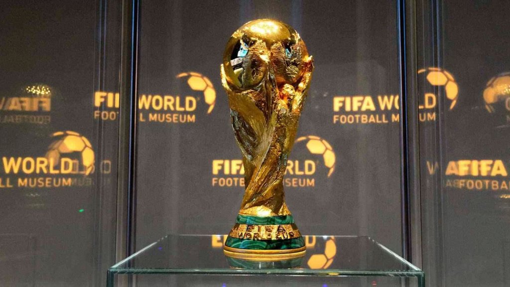 وزيرا الإعلام والسياحة في الدوحة والهدف "الإتفاق مع القطريين لنقل مباريات كأس العام 2022 لكرة القدم مجاناً عبر تلفزيون لبنان"