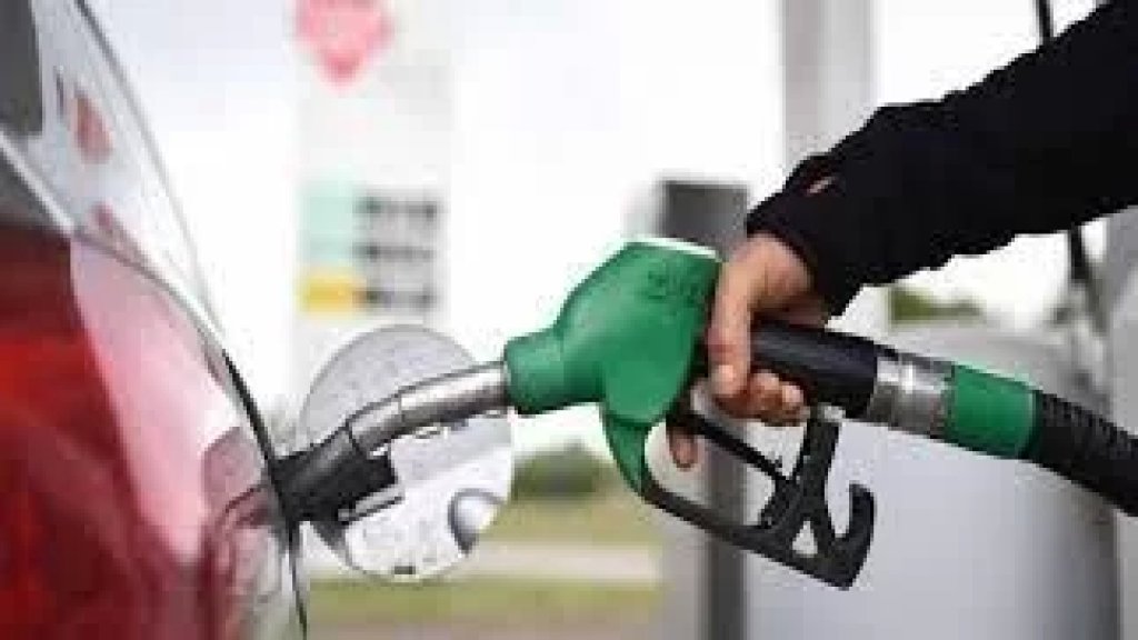 انخفاض سعر صفيحة البنزين بنوعيه 5000 ليرة لبنانية 