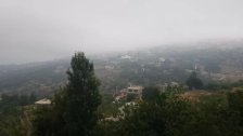بالصور/ في عزّ الصيف... هطولٌ للأمطار على شكل رذاذ في جرود الضنية