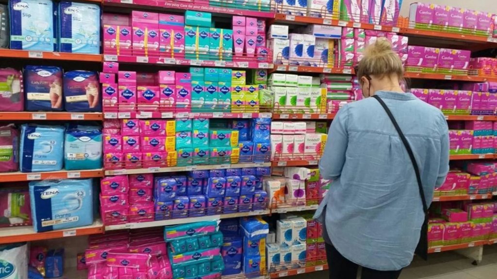في سابقة من نوعها بالعالم.. أسكتلندا تشرع رسمياًَ في توفير منتجات الدورة الشهرية مجاناً لجميع النساء