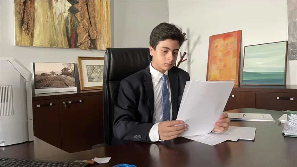 قصة الفتى جوي حداد إبن الـ14 عاماً الذي أصبح أصغر مستشار لوزير الثقافة بسبب قصيدة!