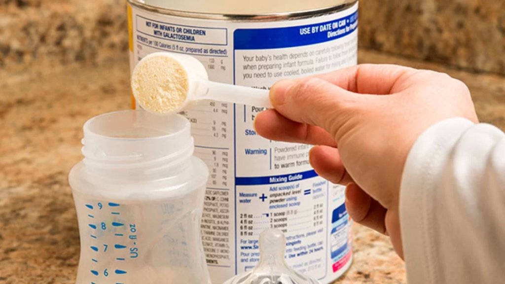 الصحة تكشف عن كمية حليب الأطفال التي تم توزيعها: أكثر من 10 أطنان ونستغرب ما يتردد عن فقدان الحليب في السوق