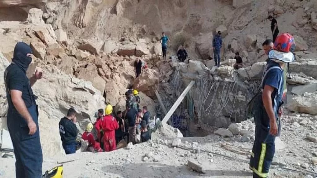 بالصور/ جرحى وعالقون تحت الأنقاض بعد انهيار الغطاء الصخري لمقام قطارة الإمام علي (ع) غربي كربلاء