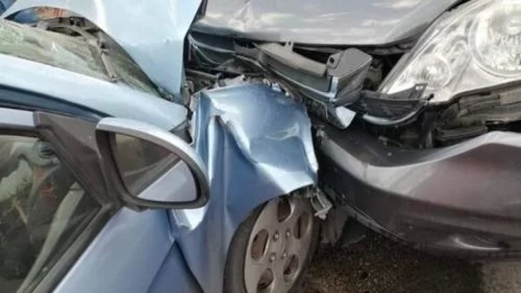 خمسة جرحى بحادث سير مروّع على طريق دير الزهراني!