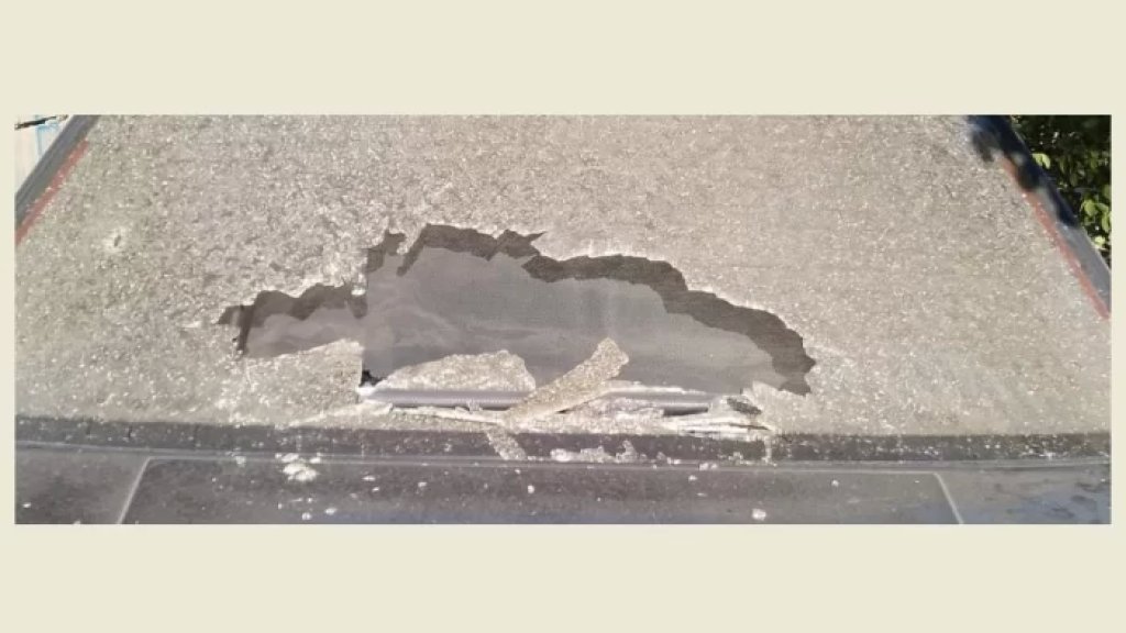 انفجار عبوة ألقاها مجهولون في باحة منزل مراسل "الأخبار" في منطقة بعلبك والأضرار مادية طالت جدران المنزل وعدد من السيارات