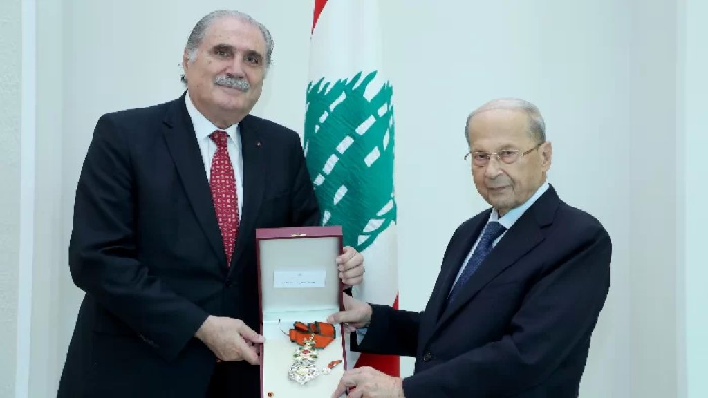 رئيس الجمهورية قلد سليم جريصاتي وسام الأرز الوطني من رتبة ضابط اكبر