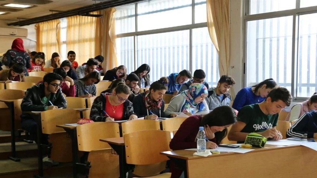 أساتذة "اللبنانية" هاجروا وطلاب لا يملكون كلفة النقل والدولة: "دبّر نفسك بنفسك"!