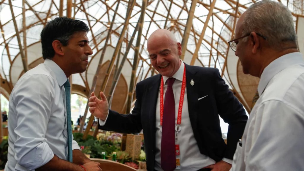 "أوقفوا إطلاق النار خلال المونديال".. رئيس الفيفا يوجّه رسالة إلى روسيا وأوكرانيا!