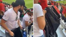 بالفيديو/ جماهير المغرب تبادر لتنظيف المدرجات بعد نهاية مباراة المغرب-كرواتيا في استاد البيت