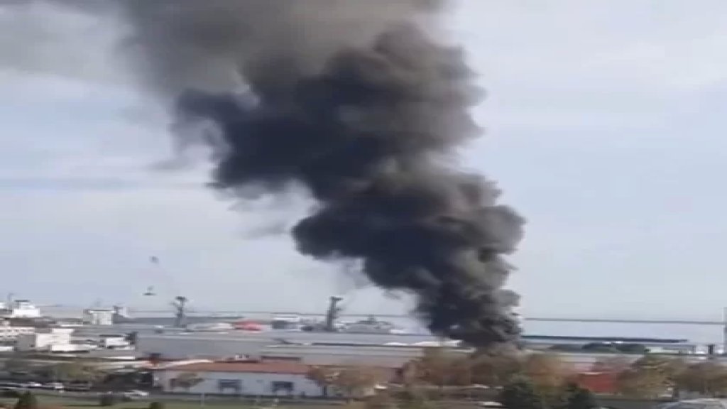 بالفيديو/ انفجار خزان نفط في ميناء سامسون التركي