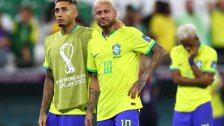 بعد مباراة مجنونة.. عدسات المصورين تلاحق دموع نيمار وخسارة البرازيل لحلم الكأس لهذا الموسم