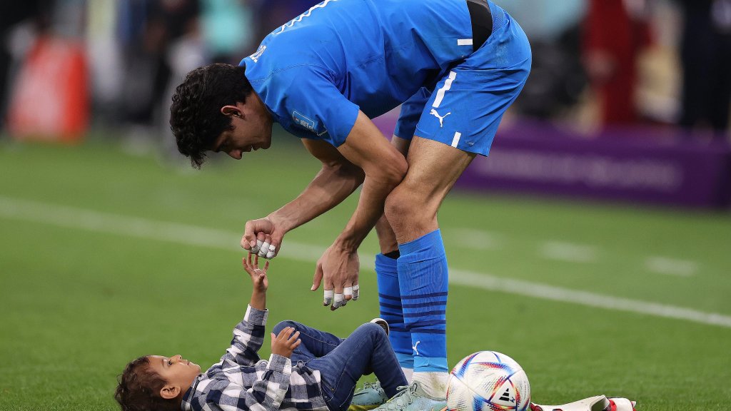 الفيفا: الوحيد الذي سيتركه دفاع المغرب يقترب من ياسين بونو هو ابنه فقط!