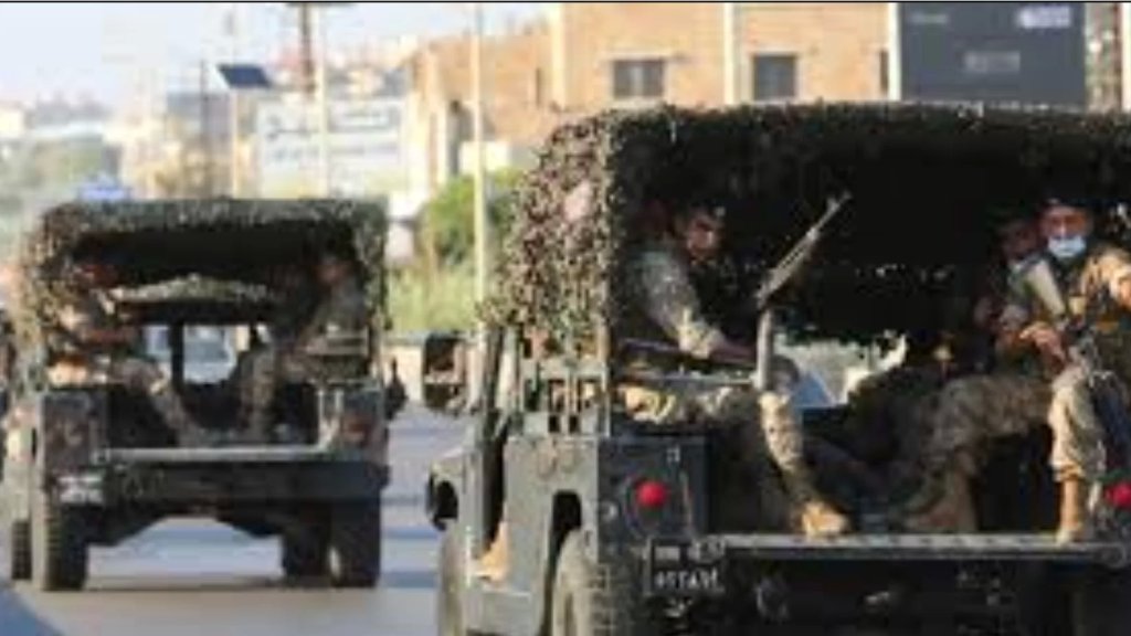 في عكّار.. الجيش يداهم تجمعات للنازحين السوريين