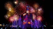 عرض ليلة رأس السنة في أبو ظبي يدخل موسوعة "غينيس": أضخم عرض للألعاب النارية وأضخم عرض لطائرات الدرونز