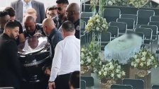 بالفيديو والصور/ وضع جثمان الأسطورة بيليه في ملعب سانتوس لإلقاء نظرة الوداع الأخيرة 