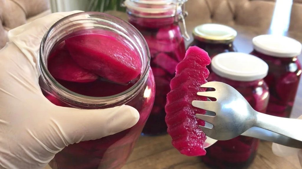 تعميم في لبنان: يُمنع استخدام المادة الملوّنة في صناعة مخللات اللفت