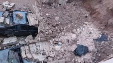 بالصور/ انهيار حائط دعم وسقوطه على السيارات في بلدة قناريت في الجنوب