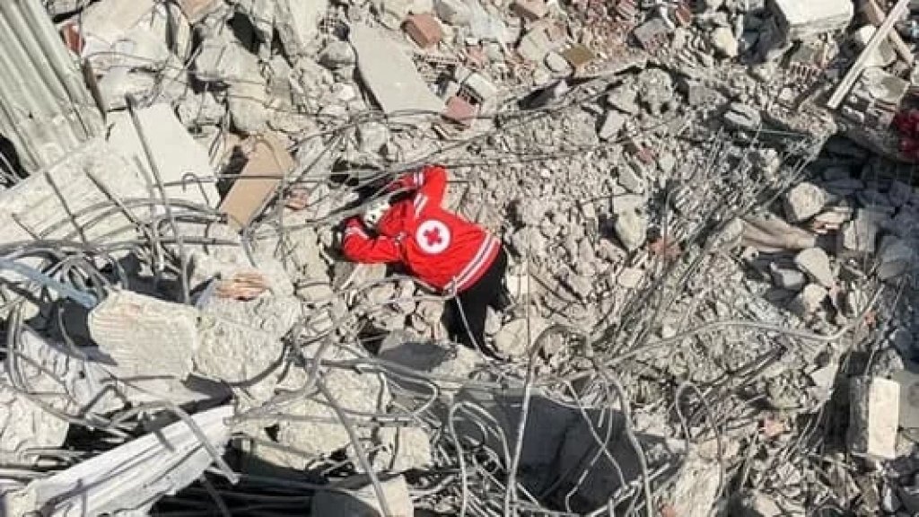 بالصور/ الفرق اللبنانيّة في تركيا ساهمت في إنقاذ سيّدة على قيد الحياة من تحت الأنقاض بعد 4 أيّام على الزلزال