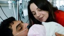 ولدت طفلته عندما كان تحت الأنقاض.. التركي مصطفى يلتقي طفلته للمرة الأولى بعد إنقاذه
