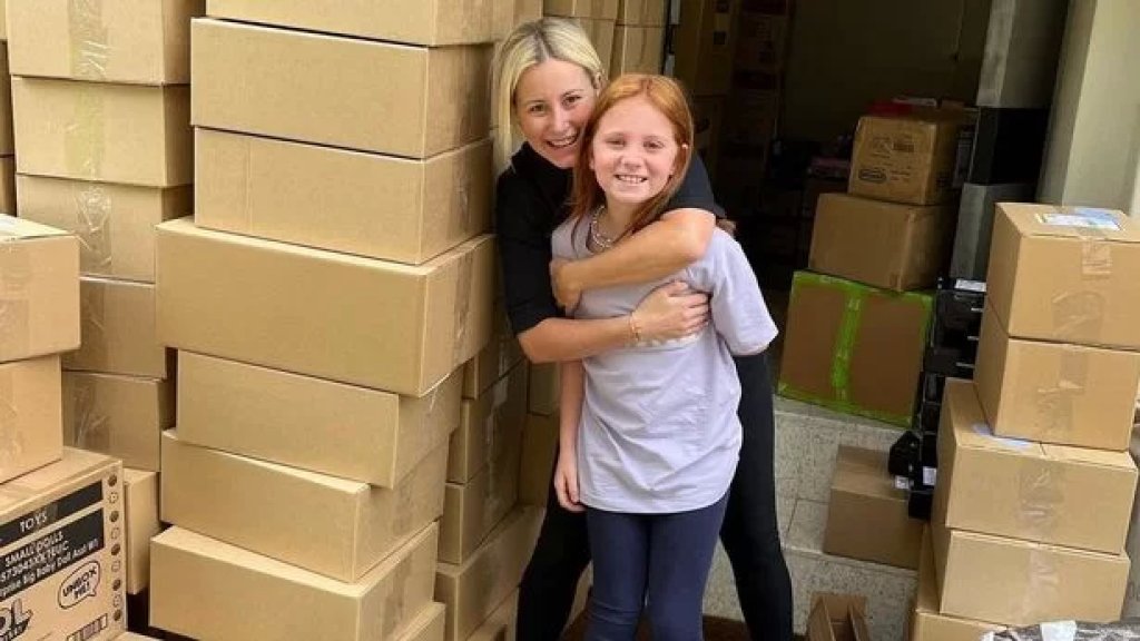 تجني أكثر من 100 ألف دولار شهرياً  من بيع الألعاب... طفلة الـ11 عامًا تتقاعد عن العمل للتركيز على دراستها!