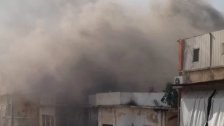 بالفيديو/ اندلاع حريق كبير في مطعم في زقاق البلاط