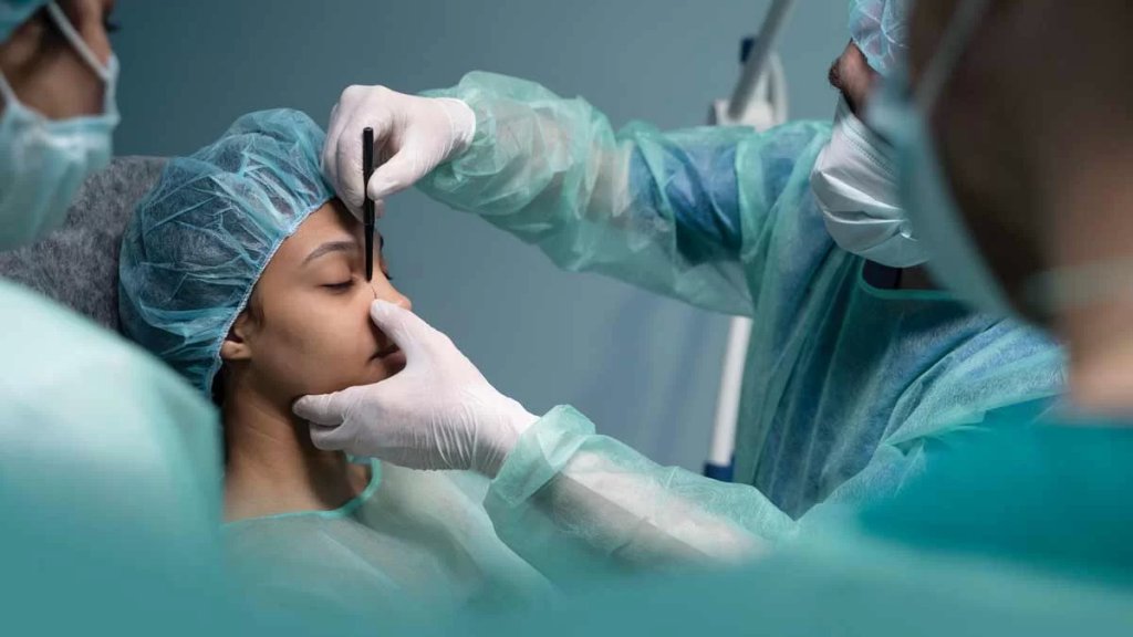 الكويت تمنع أطباء التجميل من نشر صور أجسام المراجعين قبل وبعد العمليات