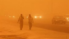 أكثر من 500 حالة اختناق في العراق جراء العواصف الترابية