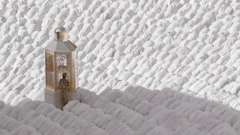 صورة تنتشر عبر مواقع التواصل... مشهد مهيب للمعتمرين خلال الشهر المبارك في مكة المكرمة