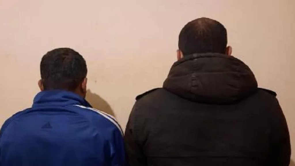  تمهيداً لتهريبها إلى الأراضي السّورية.. عصابة تنشط بنقل السّيارات المسروقة من مناطق محافظتي بيروت وجبل لبنان إلى محافظة الشّمال ومنها الى البقاع!