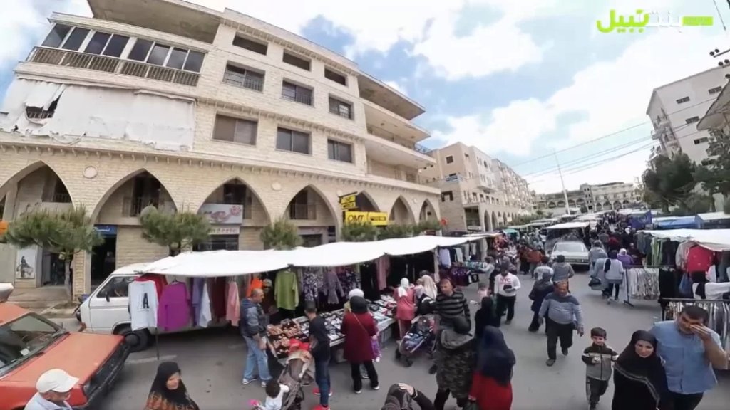 بالفيديو/ عجقة سوق الخميس قبل العيد ببنت جبيل.. وحكيات ووجوه الناس الحلوة