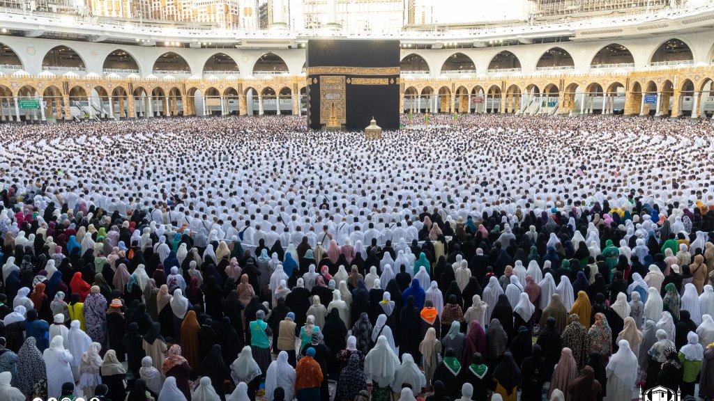 بالصور/ صلاة عيد الفطر المبارك في المسجد الحرام في ⁧‫مكة‬⁩ المكرمة