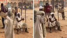 بالفيديو/ لقطات لرجل يتوضأ فيما عمليات السرقة تفتك بأحد الأسواق في السودان تثير تفاعلاً واسعاً