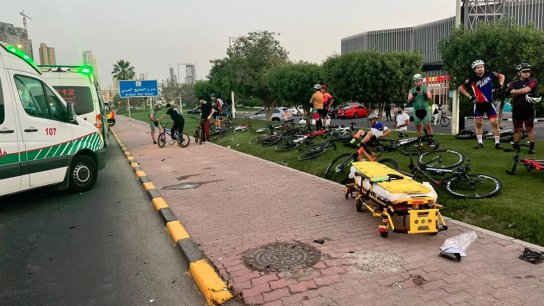 بالفيديو/ شاب يصدم حوالي 15 من سائقي الدراجات الهوائية في الكويت