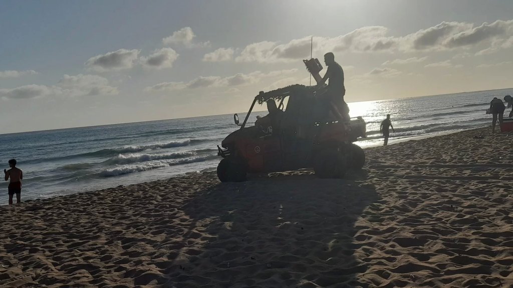 الدفاع المدني ينقذ غريقين عند شاطئ صور الجنوبي