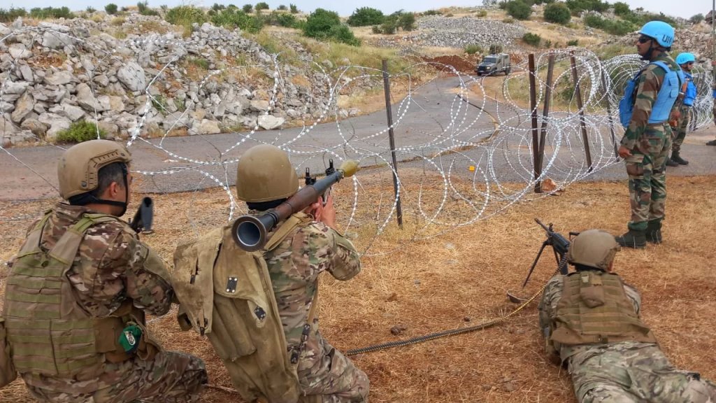 بالصور/ الجيش اللبناني ينفذ انتشارًا في المنطقة الحدودية في كفرشوبا بمواجهة العدو "الإسرائيلي"