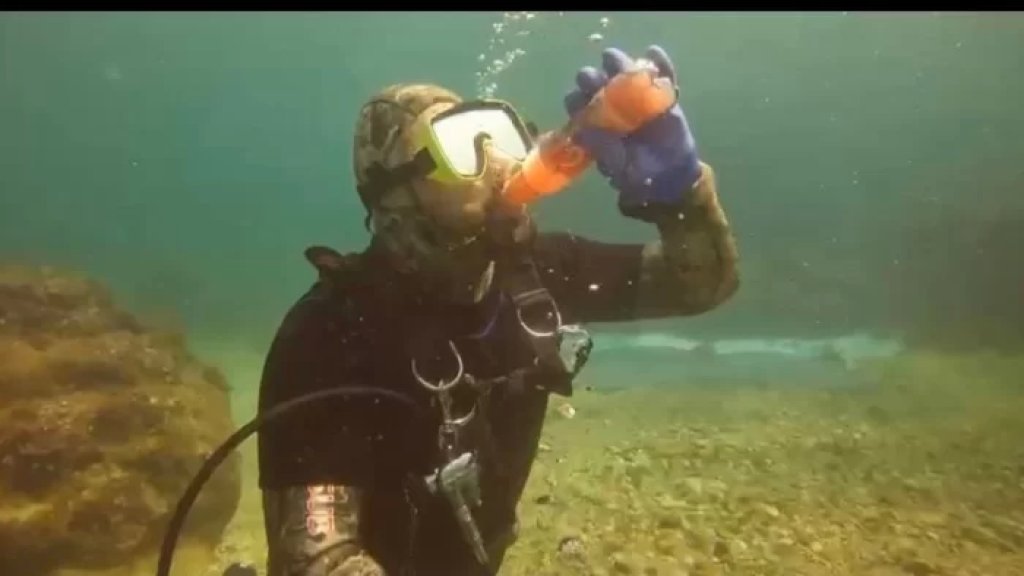 مقابل عين المريسة.. مهمّة ينفذها الغطاس محمد زين تحت الماء تستمر 48 ساعة