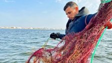  صياد يروي تفاصيل اصطياده جثث وأشلاء مهاجرين غارقين بدلًا من الأسماك.. &quot;وجدتُ جثة طفل.. ما ذنب الطفل؟&quot;