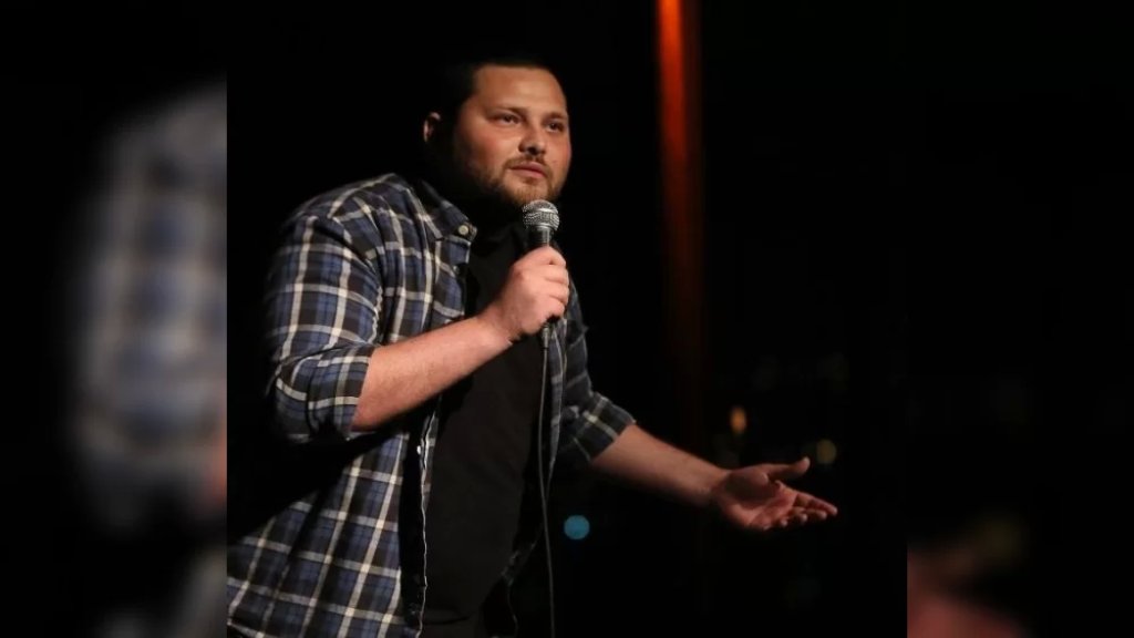 إخبار ضد الكوميدي نور حجار أمام النيابة العامة الإستئنافية على خلفية استهزائه بالقرآن الكريم