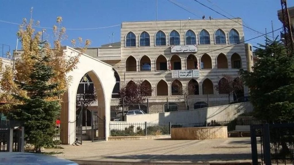 إجراءات لبلدية النبي شيت بحق السوريين الذين يدخلون البلدة خلسة: "يُمنع منعًا باتا تأجير منزل لأي نازح سوري دخل الى البلدة خِلسة تحت طائلة المسؤولية وإبلاغ الجهات الأمنية عن أي مخالفة"