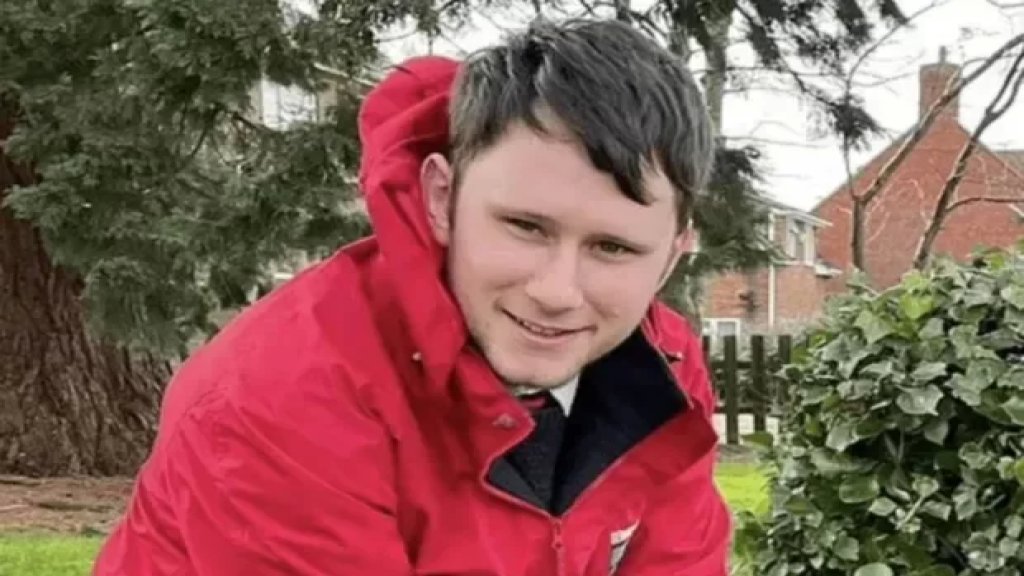 ابن الـ15 عاماً يعترف بطعن مدرّس الرياضيات لأنه يريد "أن يعيش حياة الجريمة"!