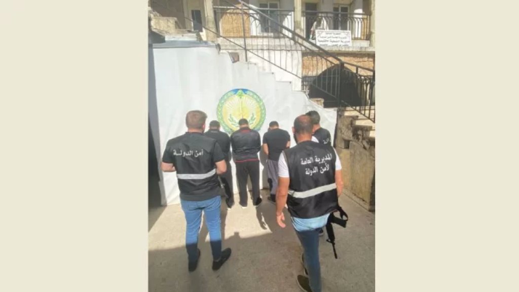  أمن الدّولة في النبطيّة أوقفت 5 سوريّين يهربون الأشخاص من سوريا إلى لبنان وبالعكس عبر جرود وادي خالد وصولاً إلى محلّة الكولا ومن ثمّ ينقلوهم إلى النبطيّة مقابل مبالغ ماليّة!