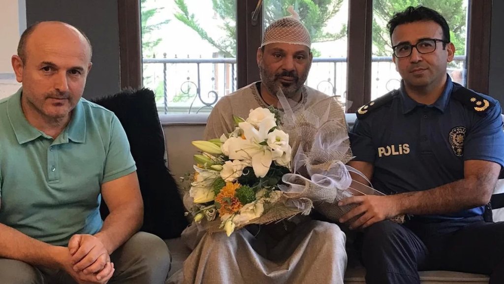 ولاية طرابزون تعلن توقيف المعتدي على السائح الكويتي: اعتقد المواطن التركي أنّ السائحين يقاومان أفراد الشرطة فتدخل وضربه!