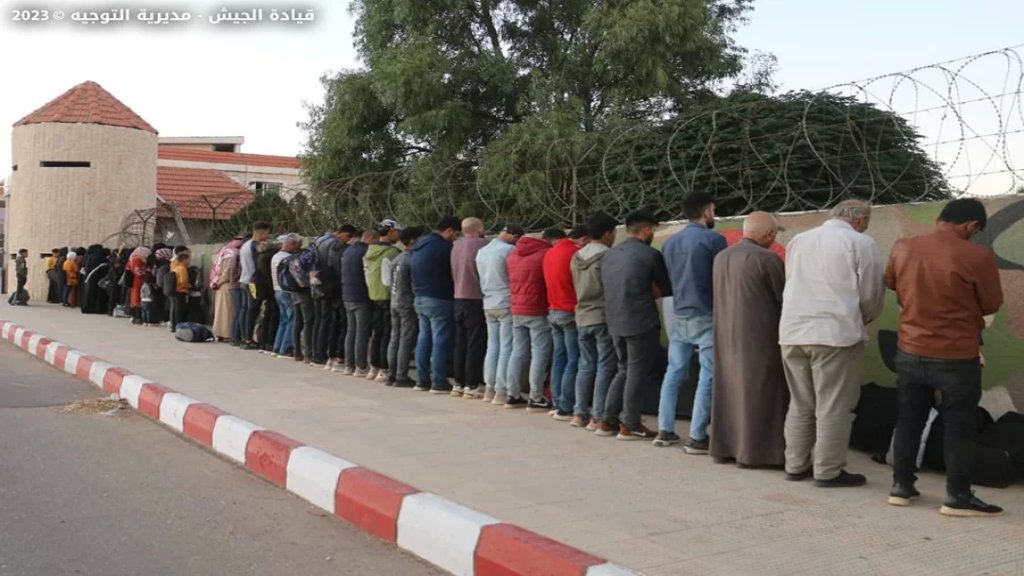 الجيش يحبط محاولة تهريب 90 سوريًّا إلى لبنان بطريقة غير شرعية في جرود الهرمل