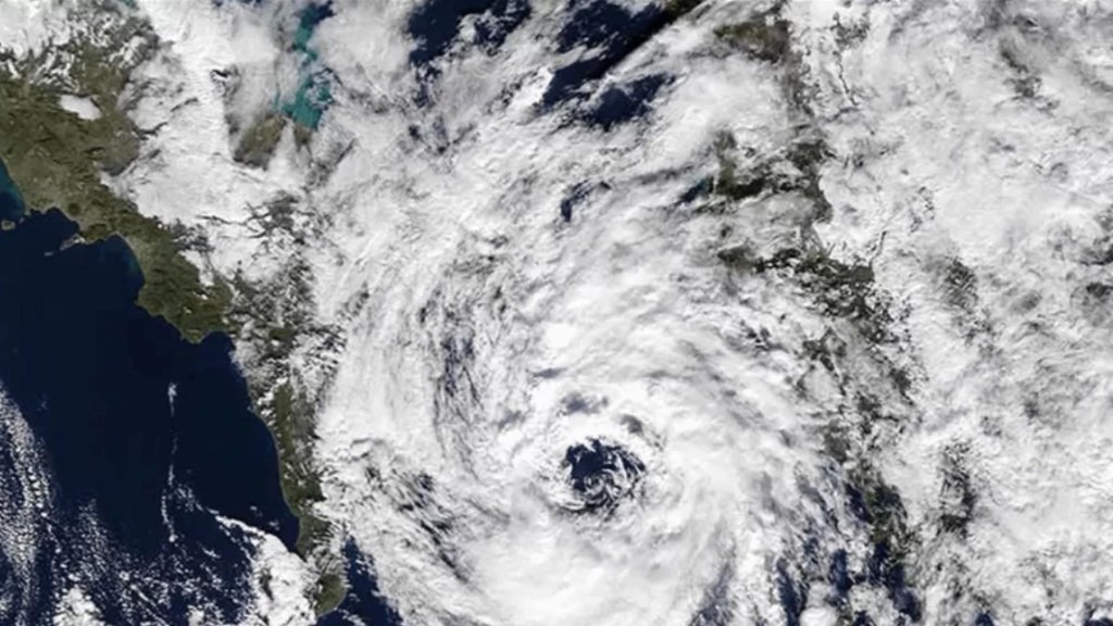 جو القارح يطمئن: لا إعصار سيضرب لبنان.. القادم هو منخفض جوي!