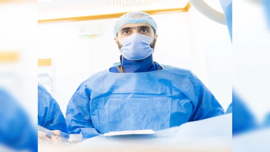 الطبيب اللبناني علي طفيلي ينقذ حياة خمسيني توقف قلبه في كربلاء