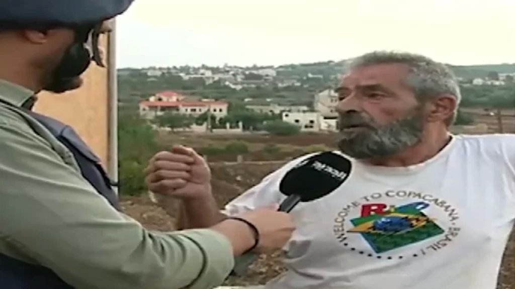لبناني تعرض منزله للقصف "الإسرائيلي" على الحدود اللبنانية : "شو ما يعملو وقد ما يضربوا نحن ما منخاف"