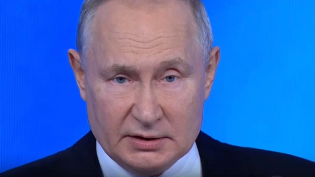 بوتين: إن كان إرسال حاملة الطائرات الأميركية من أجل قصف لبنان أو إخافة أحد فهناك يوجد شعب لا يخاف شيئاً