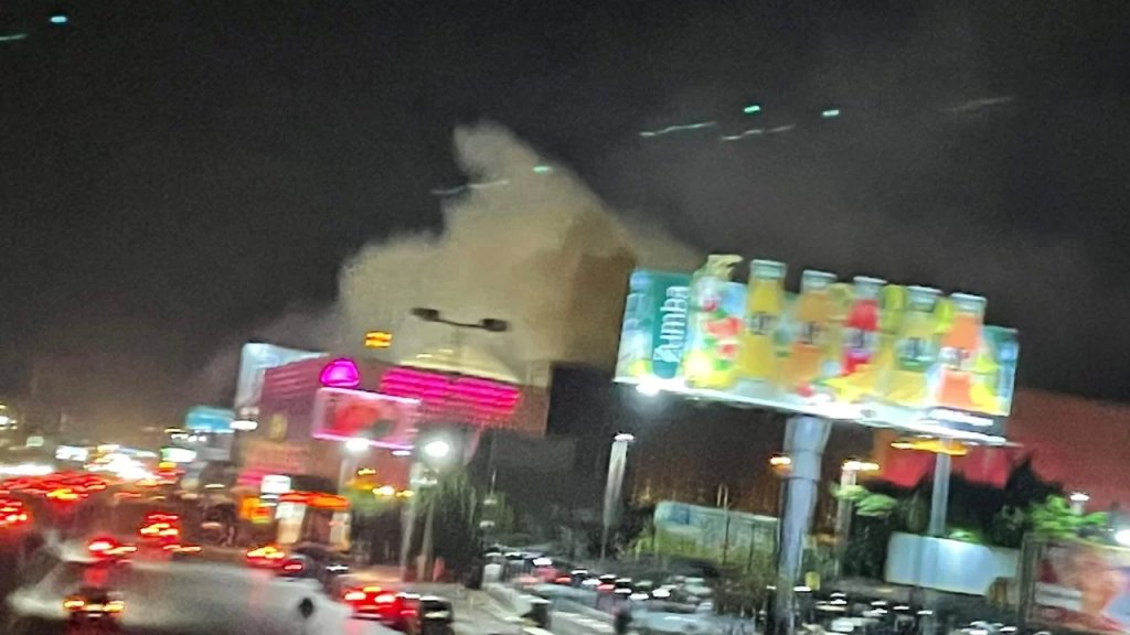 اندلاع حريق في أحد مطاعم ABC في منطقة ضبيه 