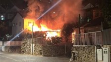 وسائل إعلام إسرائيلية: سقوط صاروخين في كريات شمونة على حدود لبنان واندلاع حريق في أحد المباني