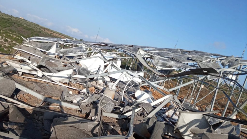 بالصور/ الطيران الإسرائيلي يقصف مشروع الطاقة الشمسية في طيرحرفا